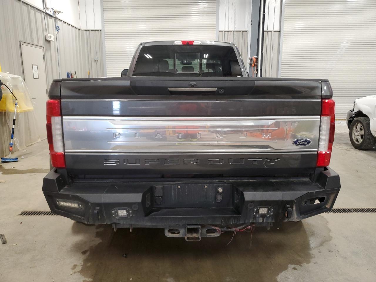 Ford F-350 Super Duty Image 10