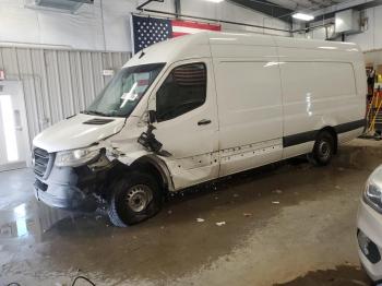  Salvage Mercedes-Benz Sprinter
