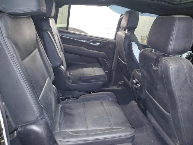 GMC Yukon Denali Image 11