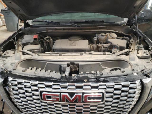 GMC Yukon Denali Image 4
