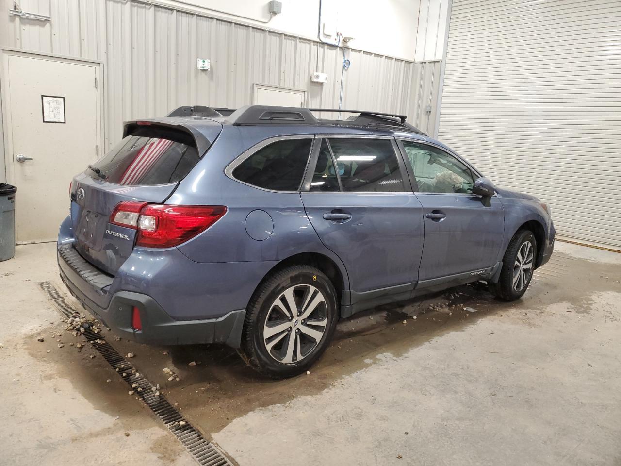 Subaru Outback 2.5i Limited Image 12