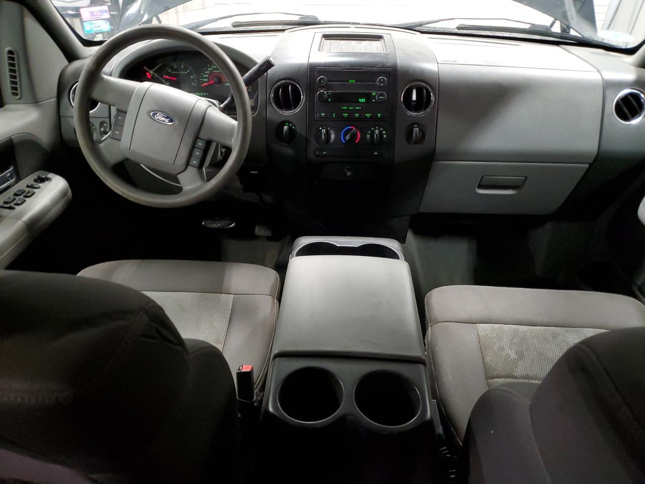 Ford F-150 Supercrew Image 8