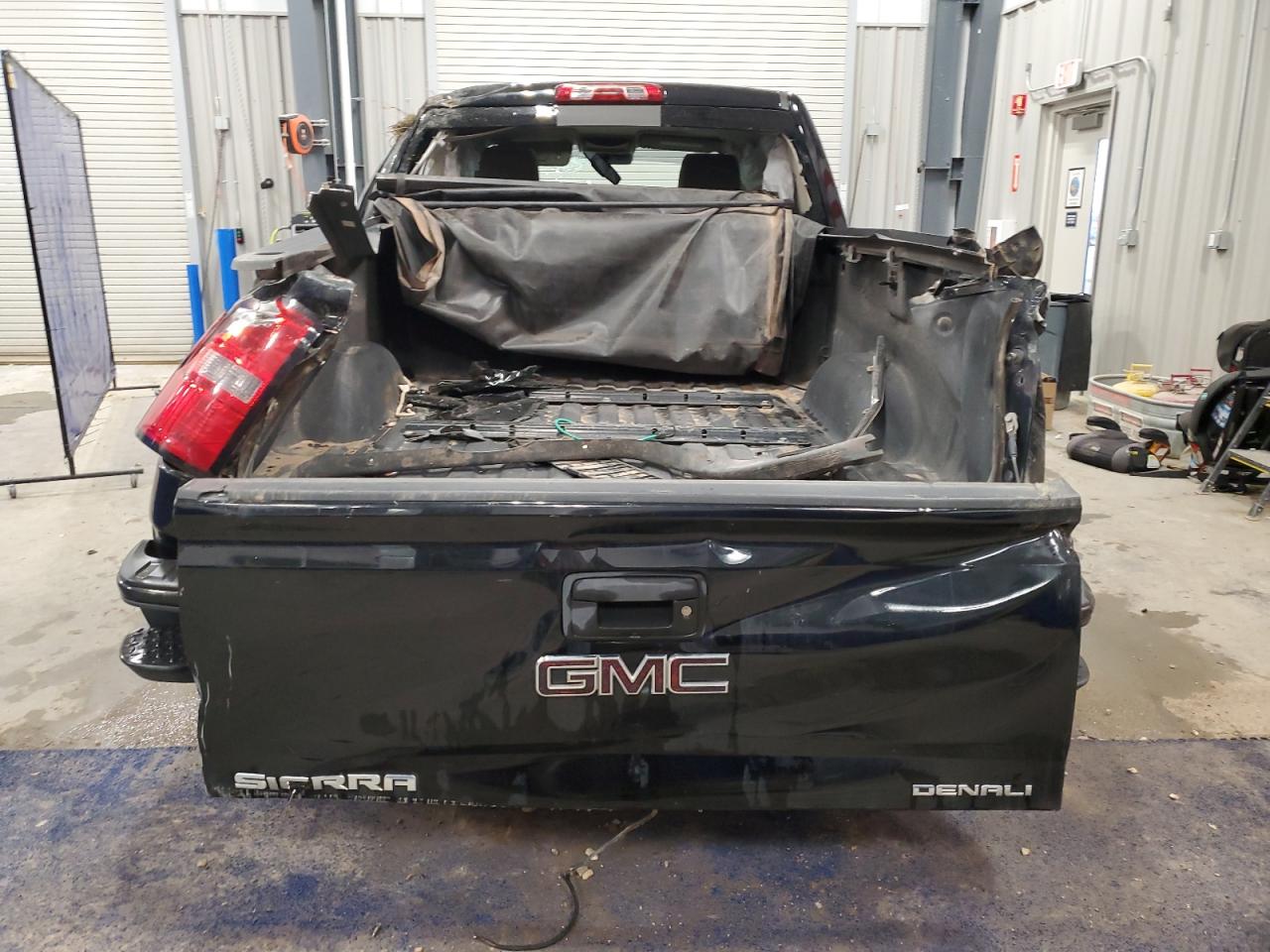 GMC Sierra K1500 Denali Image 7