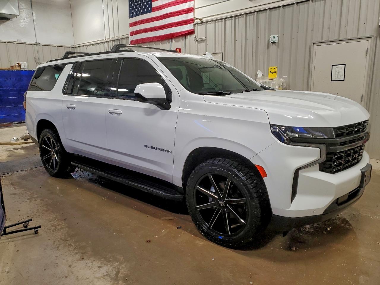 Chevrolet Suburban K1500 Image 5