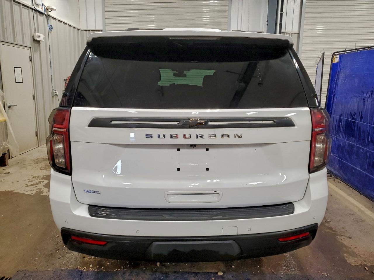 Chevrolet Suburban K1500 Image 4