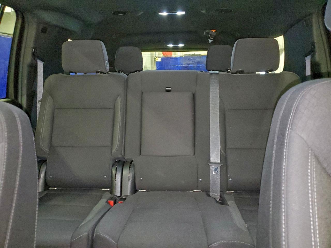 Chevrolet Suburban K1500 Image 11