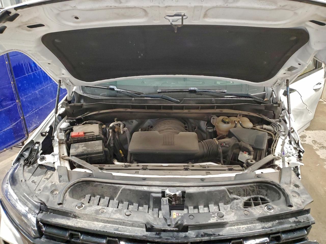 Chevrolet Suburban K1500 Image 14