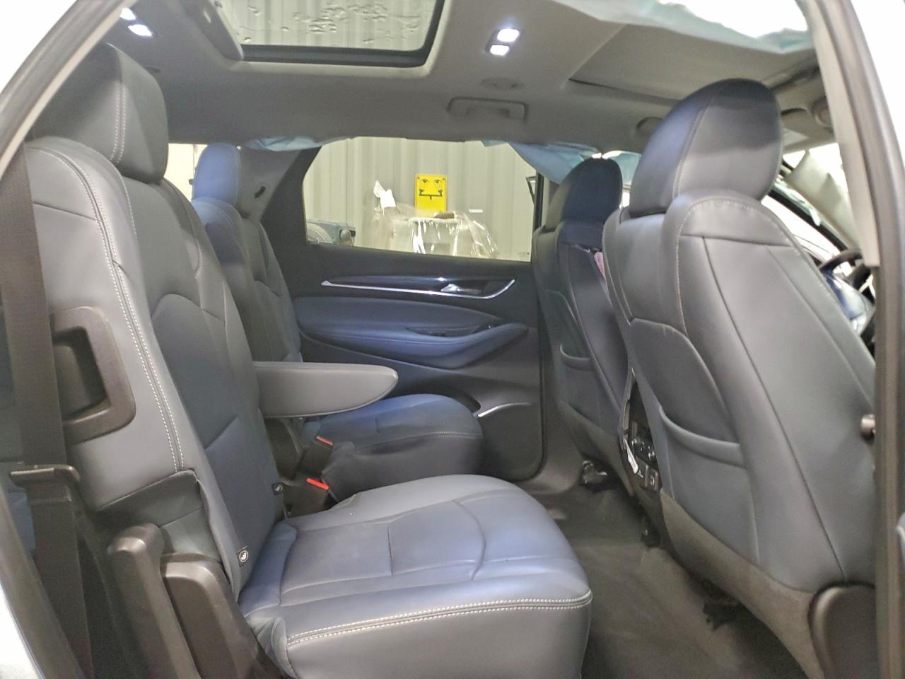 Buick Enclave Premium Image 12