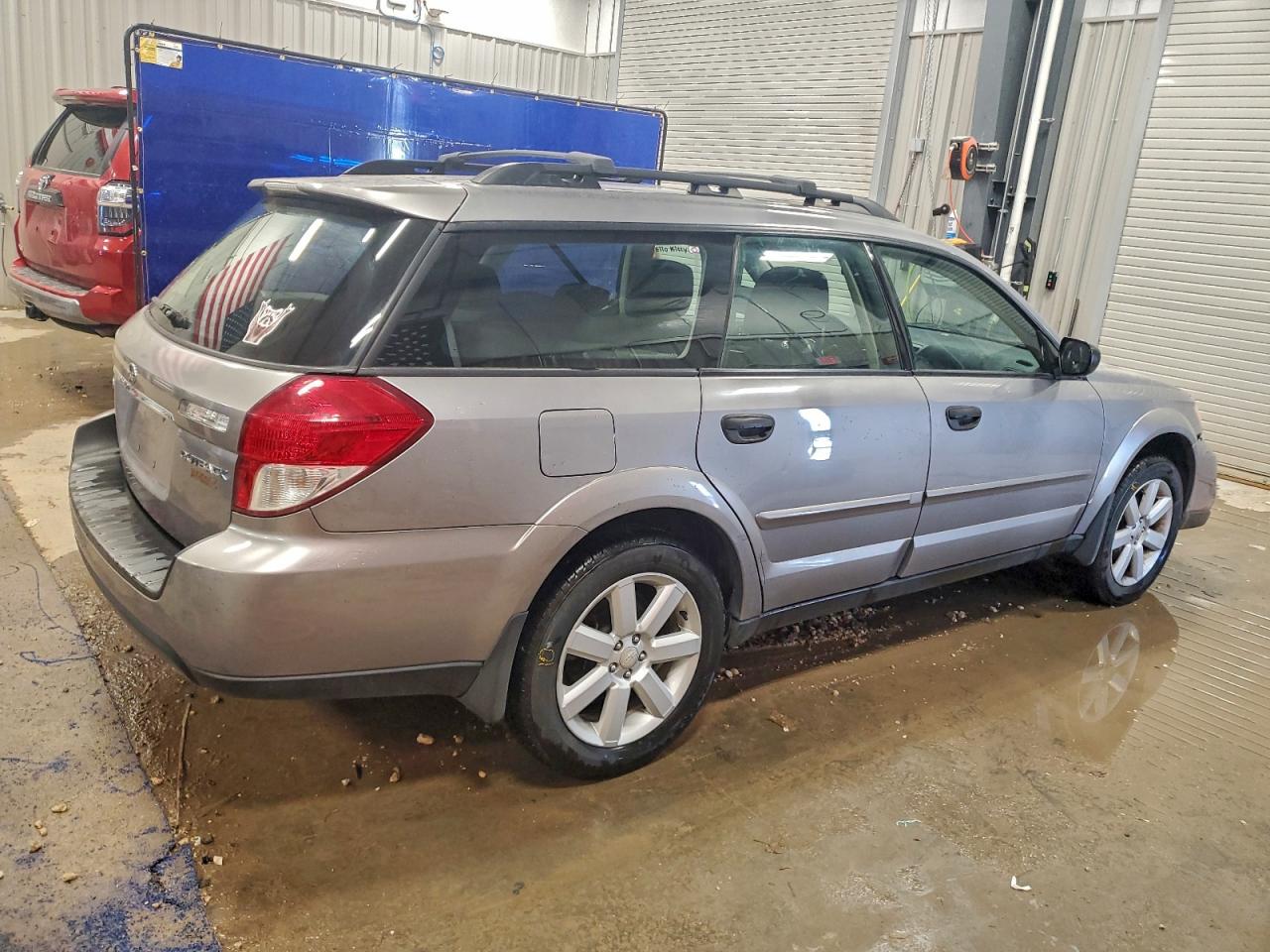 Subaru Outback 2.5i Image 3