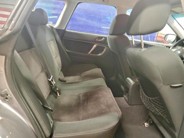 Subaru Outback 2.5i Image 14