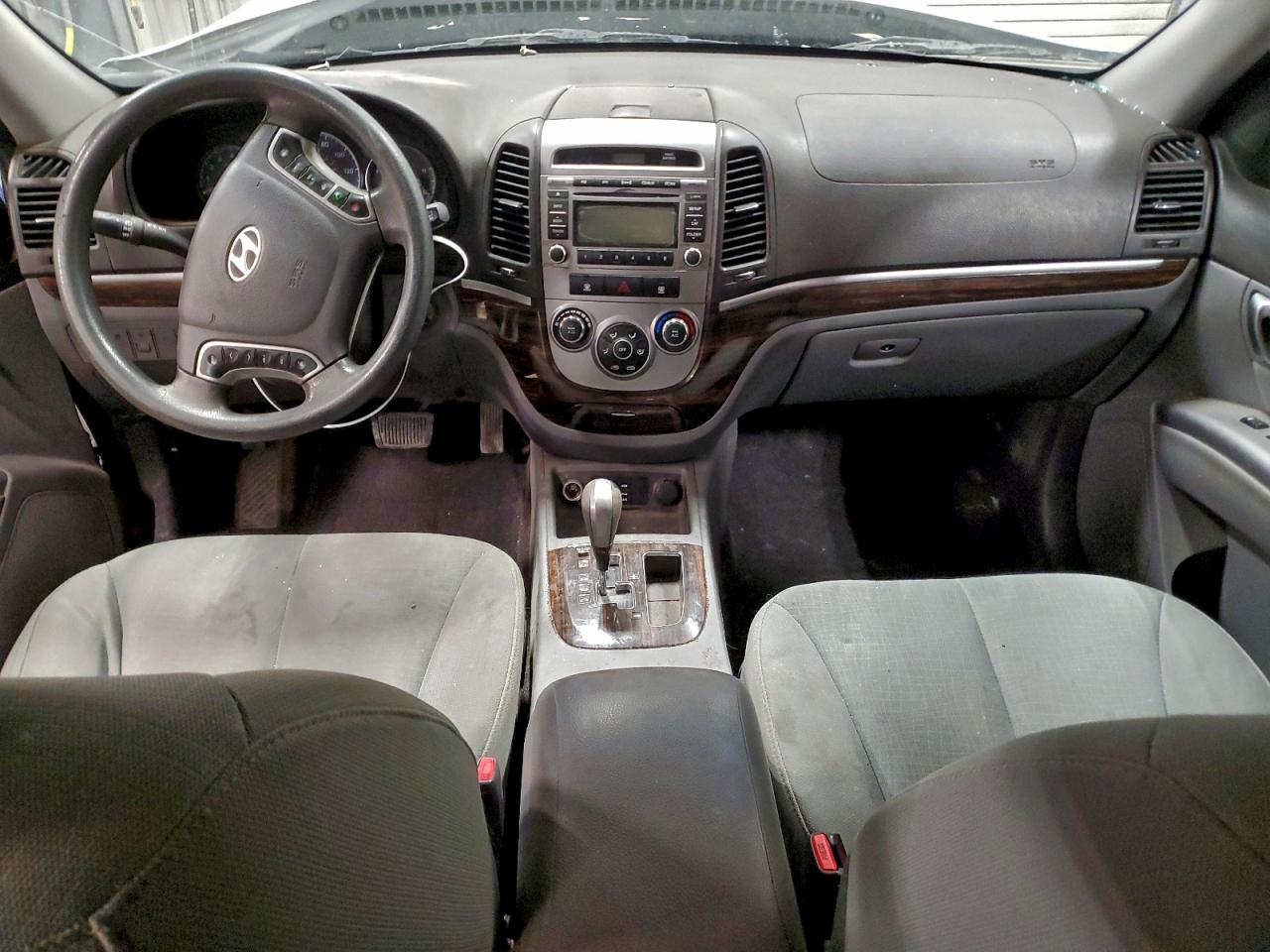 Hyundai SANTA FE Gls Image 13