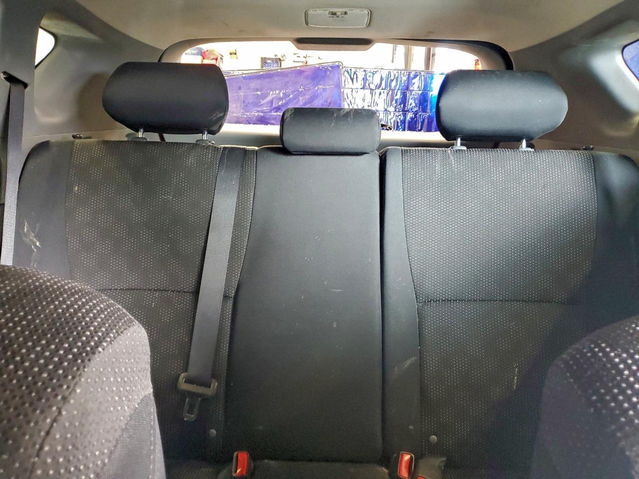 Pontiac Vibe Image 9