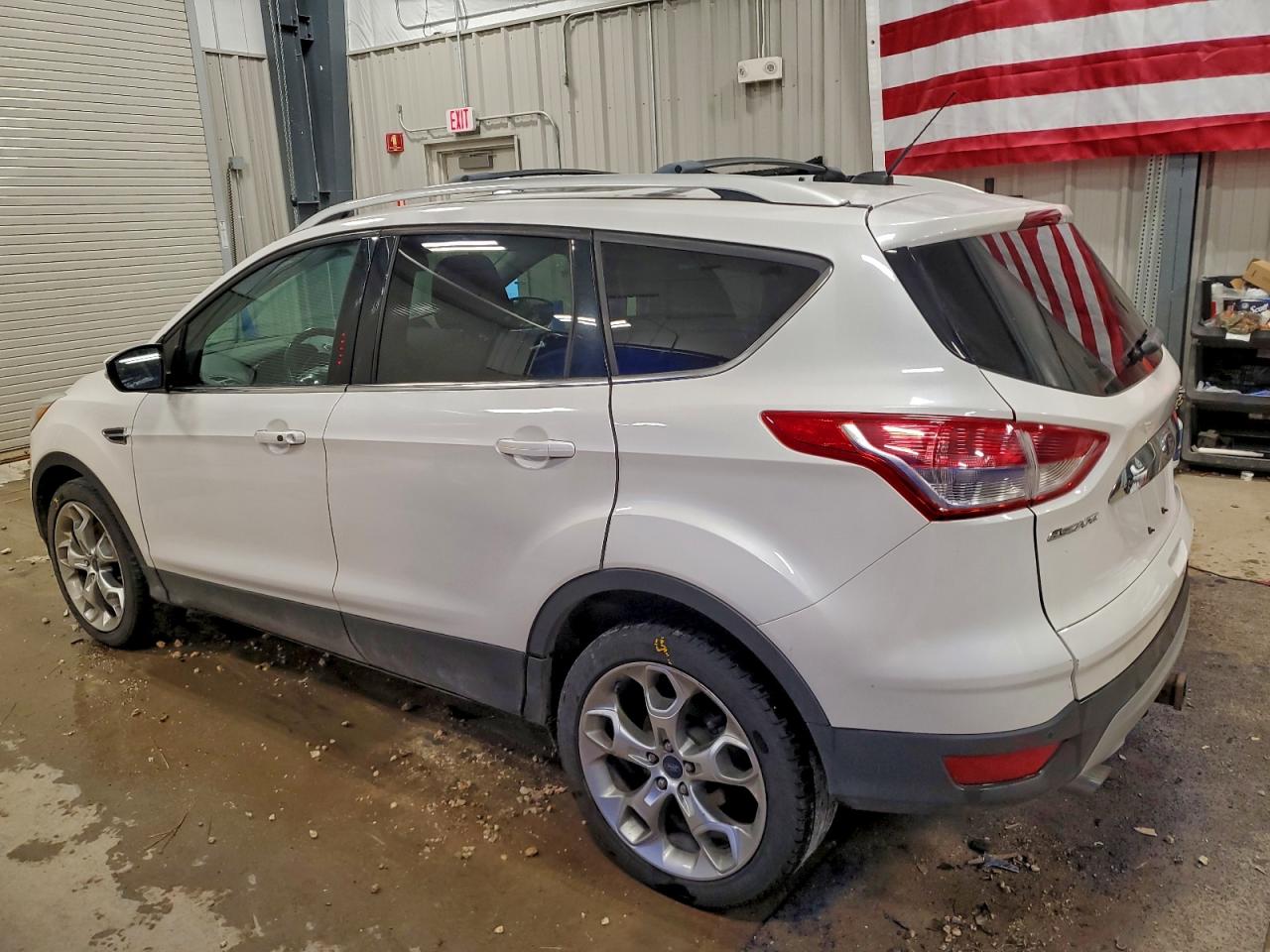 Ford Escape Titanium Image 9