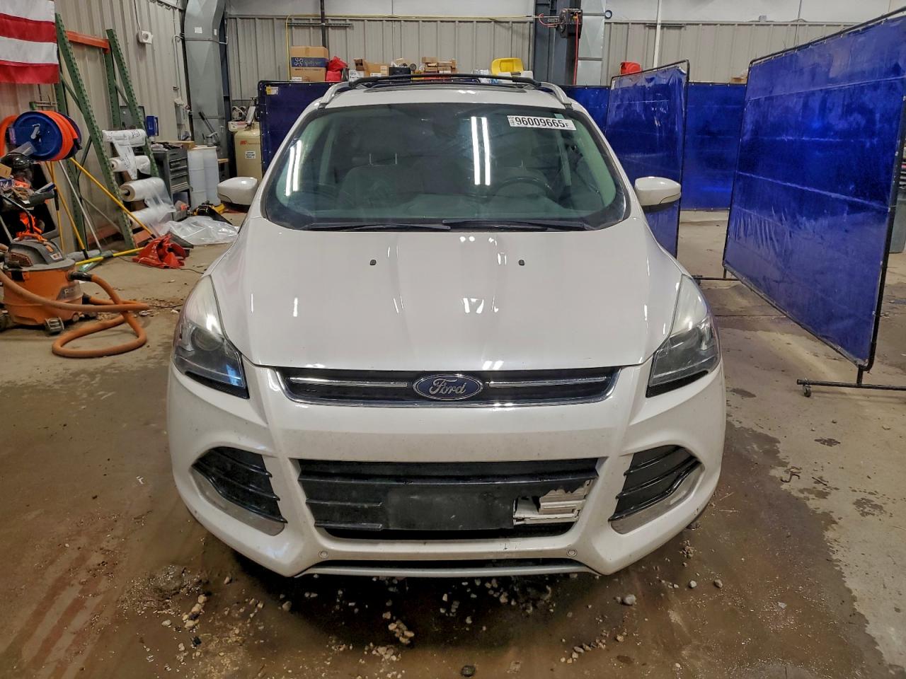 Ford Escape Titanium Image 6