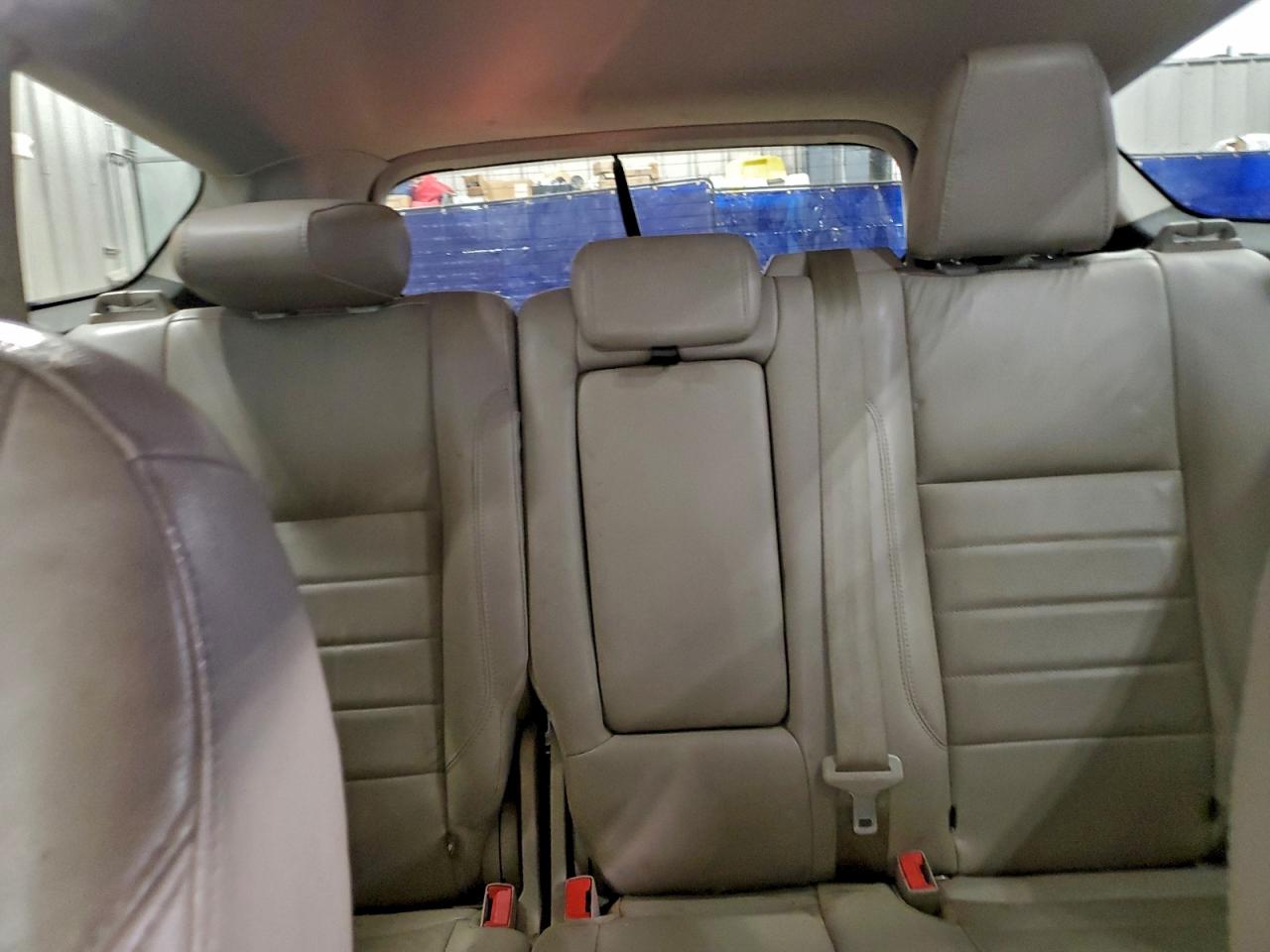 Ford Escape Titanium Image 11