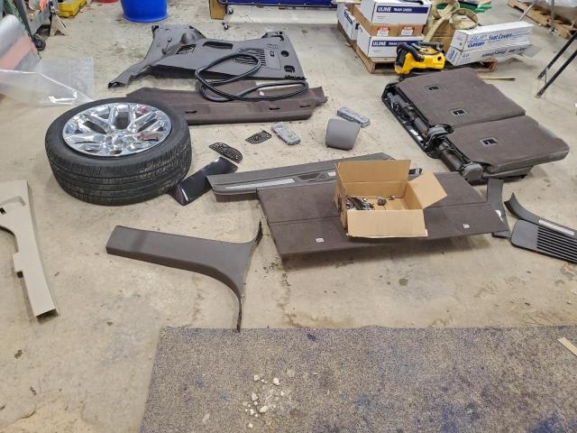 GMC Yukon Denali Image 10