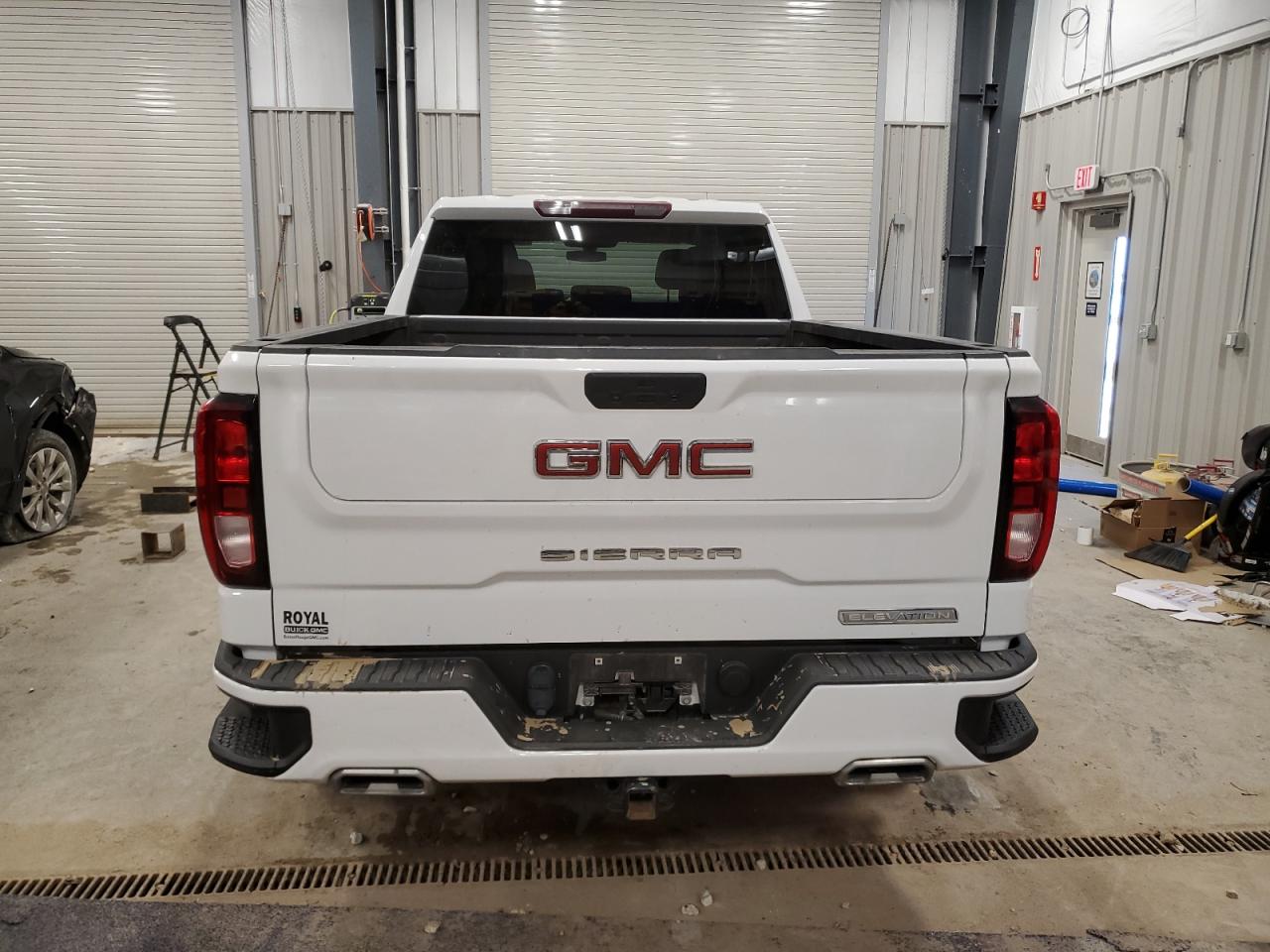 GMC Sierra K1500 Elevation Image 9