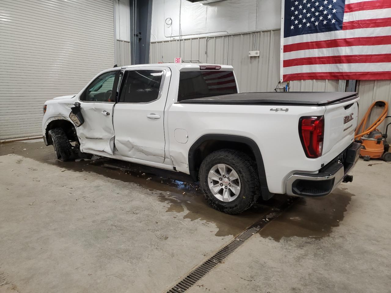 GMC Sierra K1500 Sle Image 2