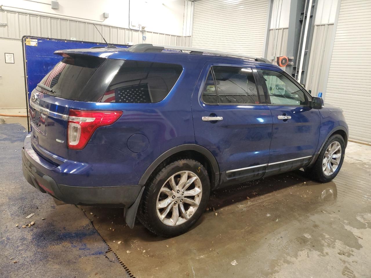 Ford Explorer Limited Image 4