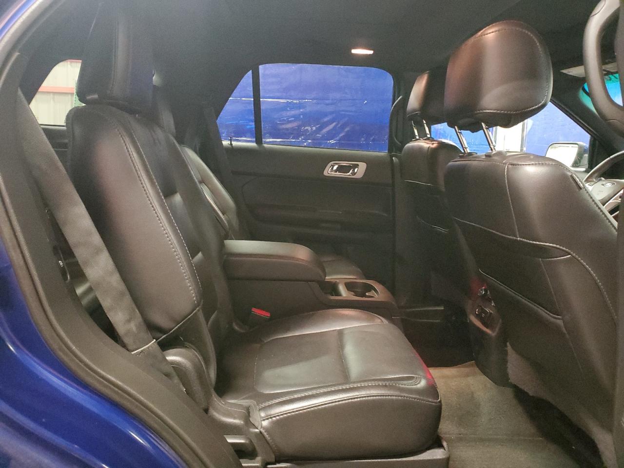 Ford Explorer Limited Image 12