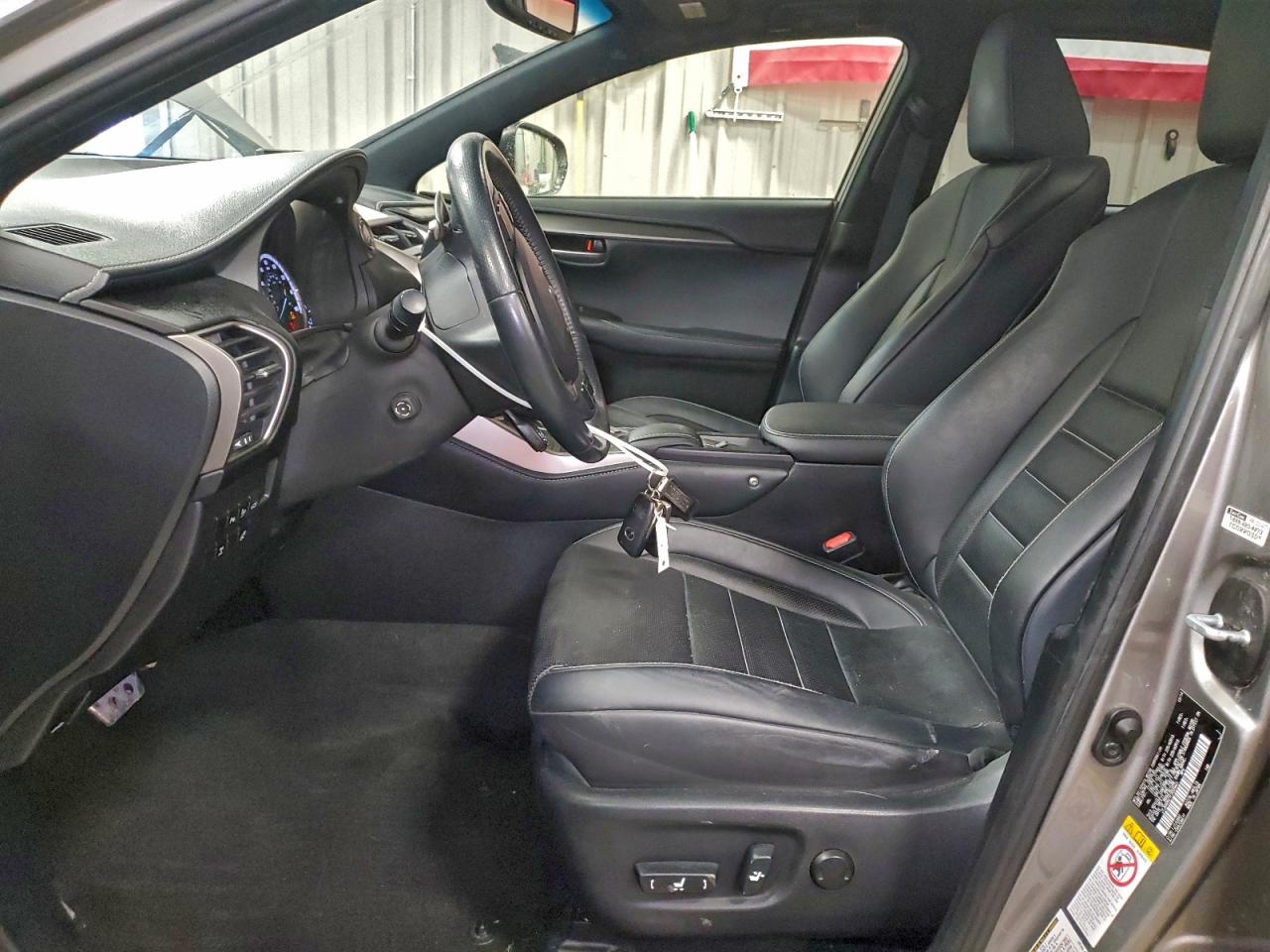 Lexus NX 200t Image 4