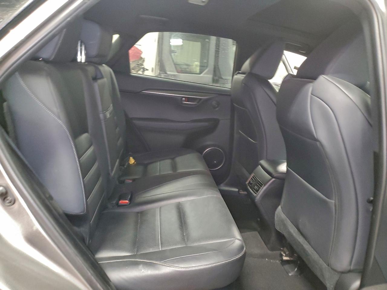 Lexus NX 200t Image 9