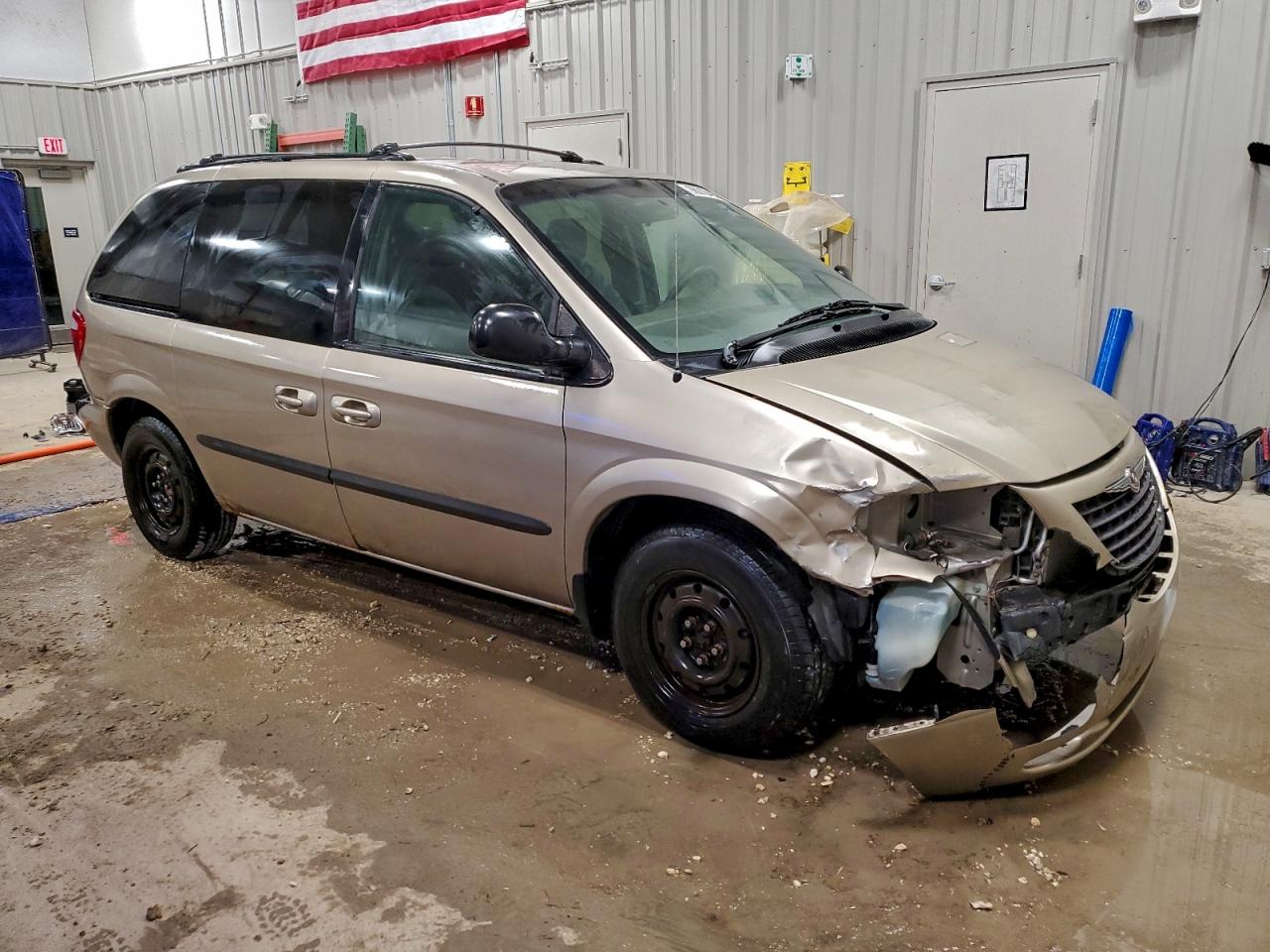 Chrysler Minivan Lx Image 3