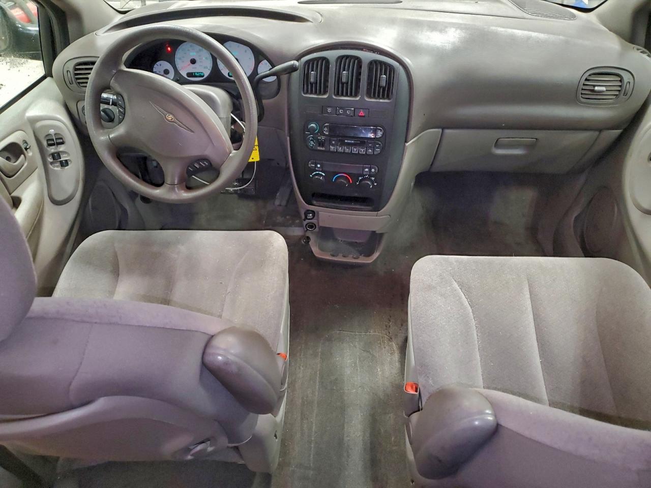 Chrysler Minivan Lx Image 7