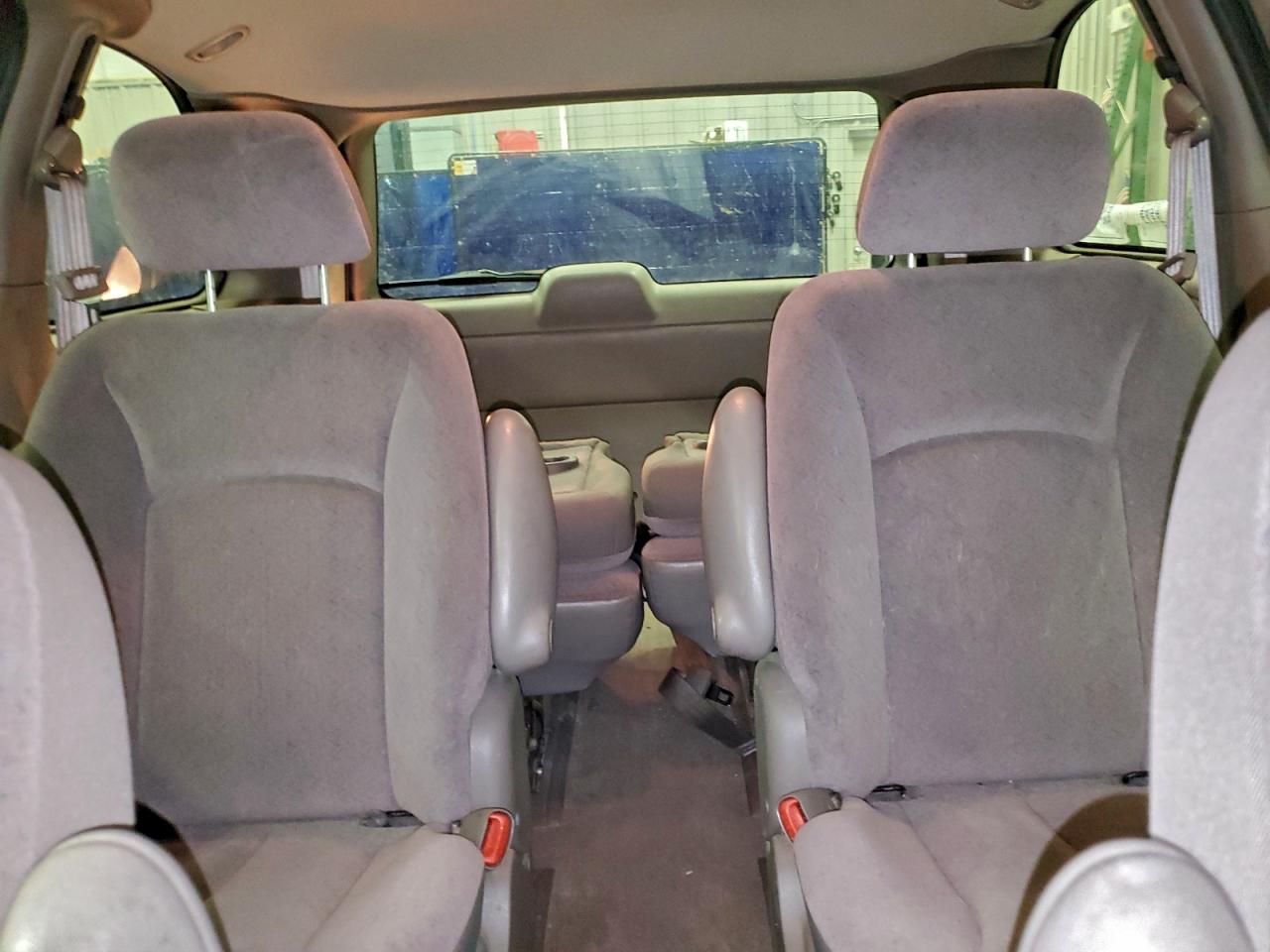 Chrysler Minivan Lx Image 10