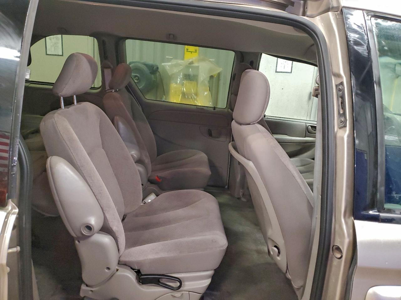 Chrysler Minivan Lx Image 9