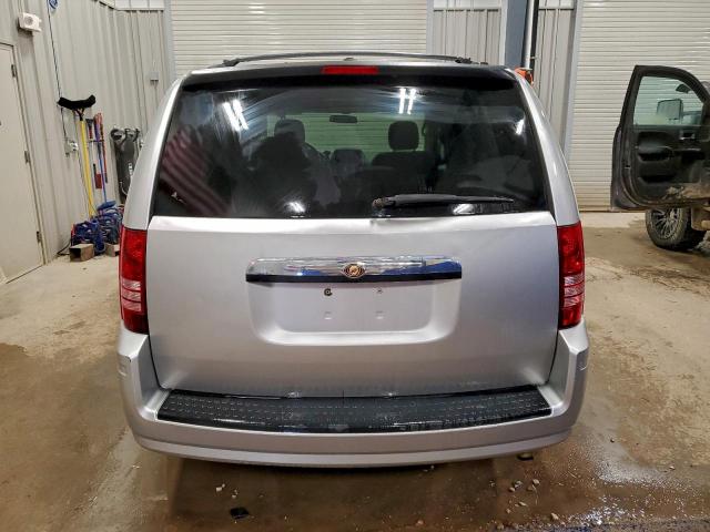 Chrysler Minivan Touring Image 8