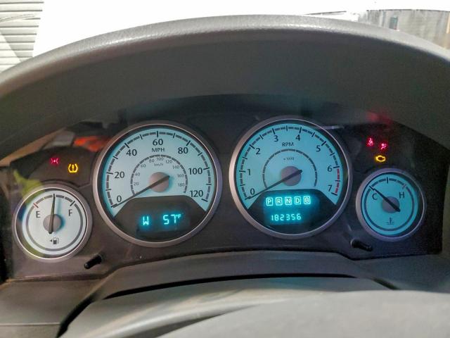 Chrysler Minivan Touring Image 13