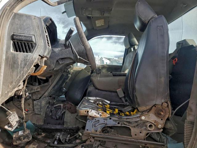 Ford F-550 Super Duty Image 6