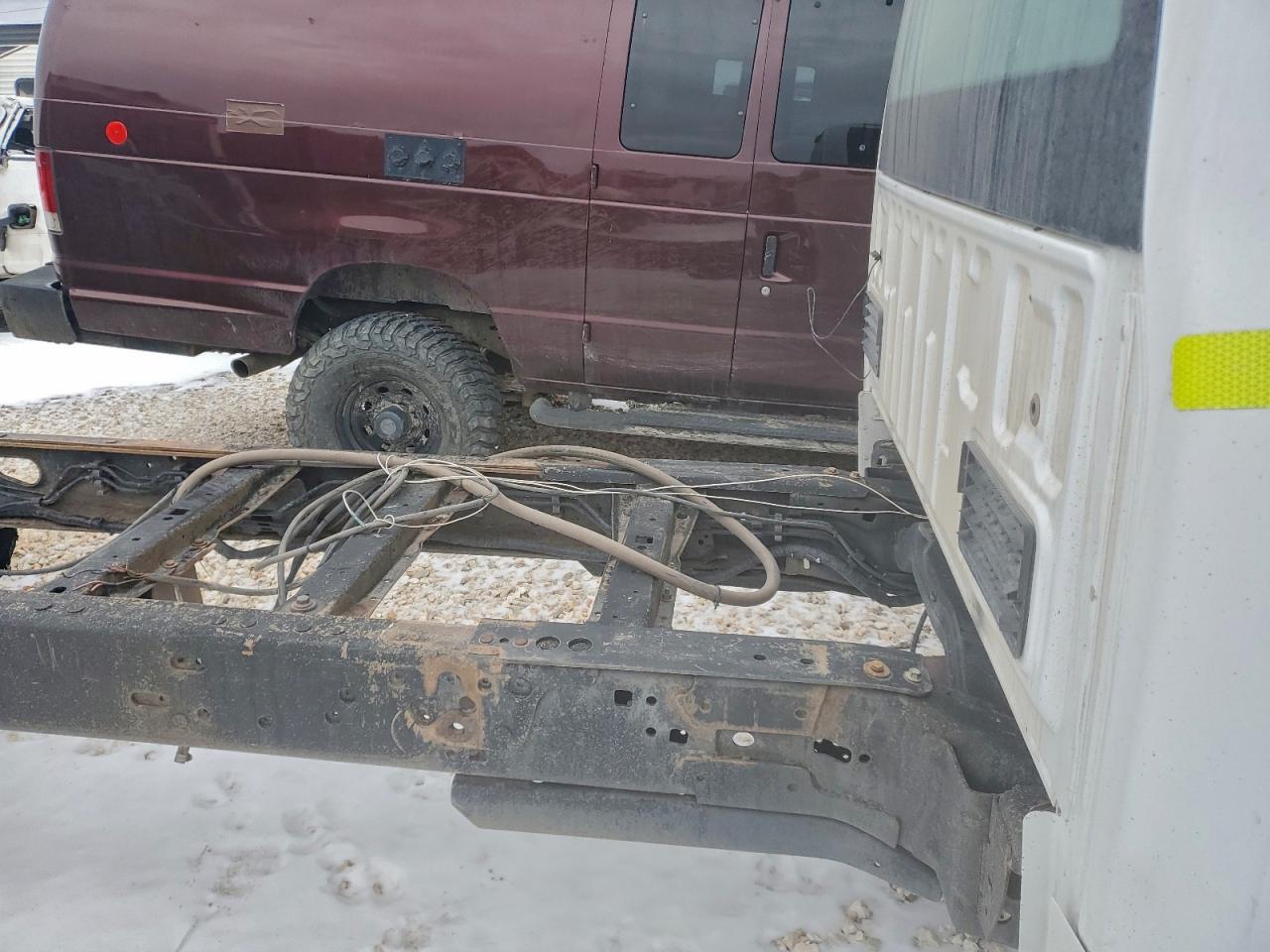 Ford F-550 Super Duty Image 8