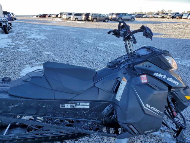 Bombardier Snowmobile Image 5