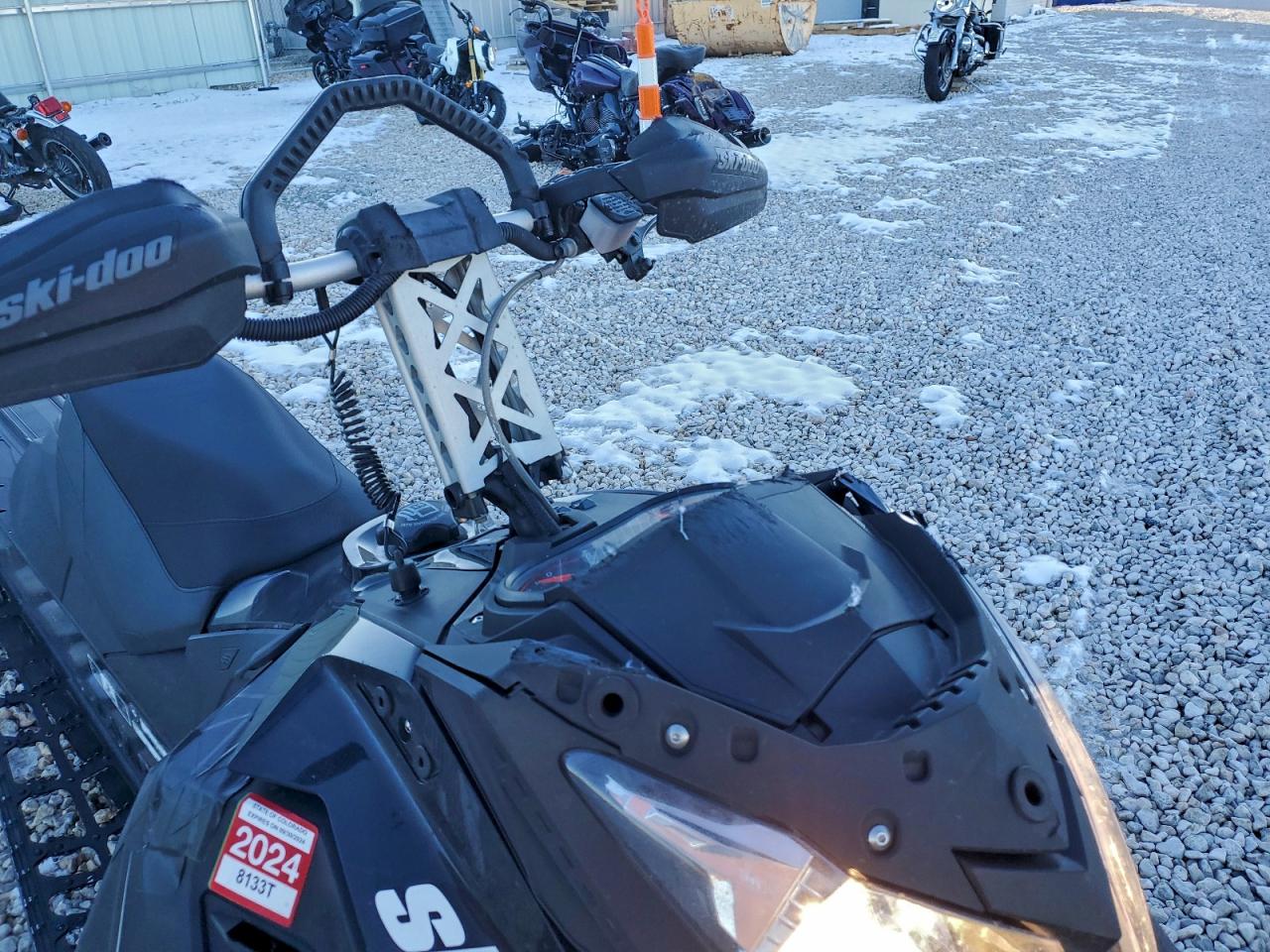 Bombardier Snowmobile Image 10