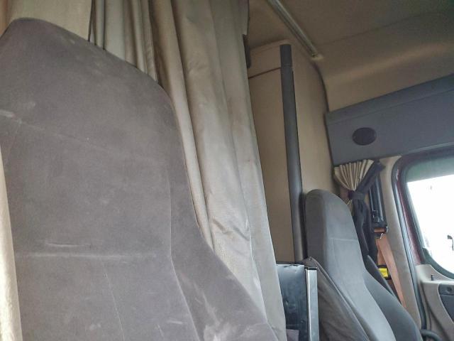 Freightliner Cascadia Image 4